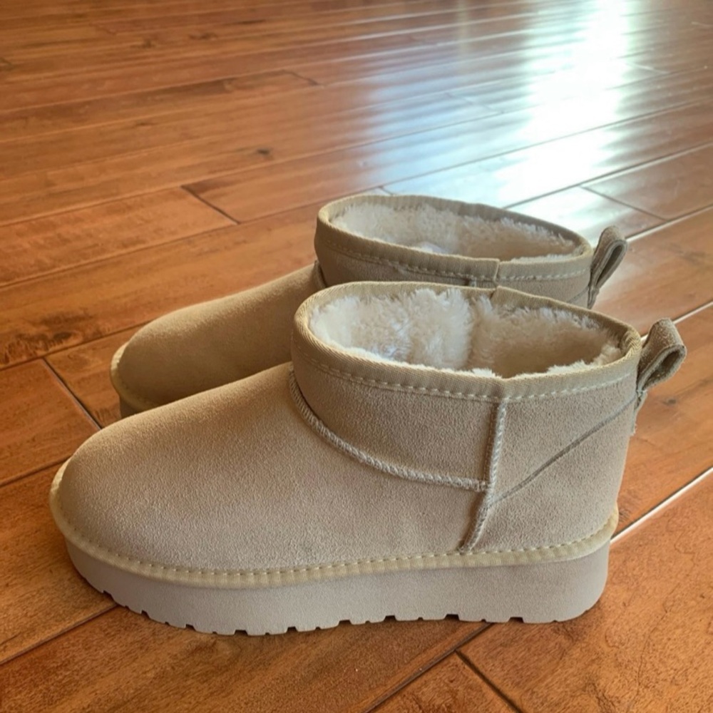 New platform boots size 8